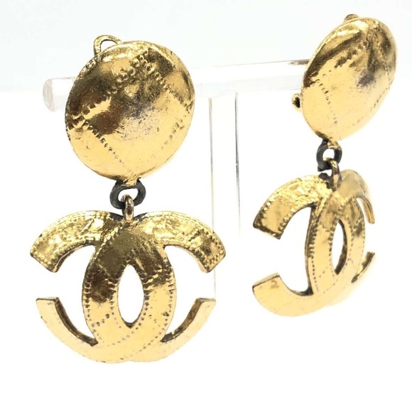 Vintage Chanel CC Logo Earrings 94P - Picture 1 of 2